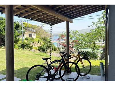 【山口・長門】秋の絶景ロードを愛車と走る。ロードバイクを屋内保管できる「サイクリスト向け宿泊プラン」を秋...