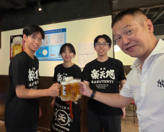 「世界のもつ鍋王に俺たちはなる！！」夢の上海店がオープンしたばい！7/25夢の売上1万元達成(ハート)