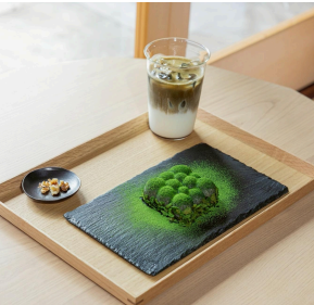 抹茶・日本茶専門カフェ「ROKUSAI -鹿柴-」日本遺産「福井・勝山石がたり」とのコラボレーション新スイーツ「苔石ティラミス」を発売開始