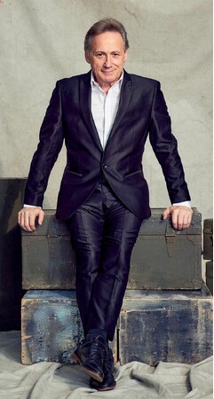 �n���E�b�h���\���鉉�Z�R�[�`�A�o�[�i�[�h�E�q���[����������