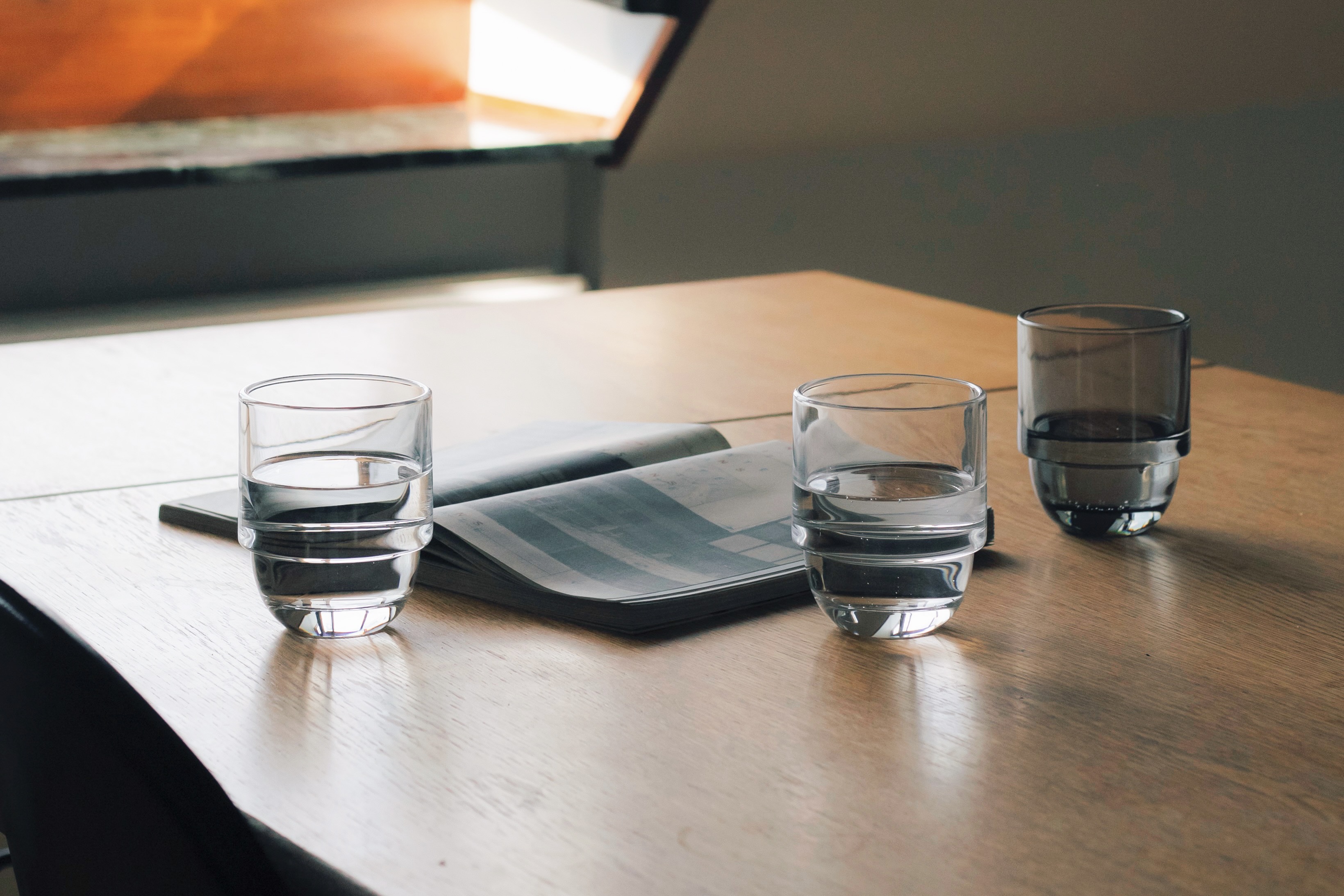 「HASAMI PORCELAIN」より新作『Round Glass Cup』を発売