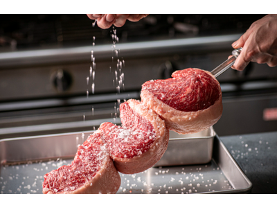 【梅田・歓送迎会】本場ブラジルの迫力を！シュラスコ食べ放題「シュラスコテーブル」が8名以上の予約で主役1名無料、最高の門出を祝う春の限定企画を開始