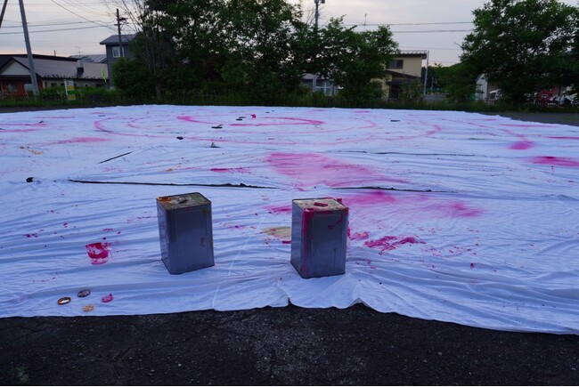 北海道・安平町で「世界一大きな絵」を公開！たった一人で描いた13,200平方メートル の超大作を教室にして、北海道追分高等学校と連携し特別授業を実施