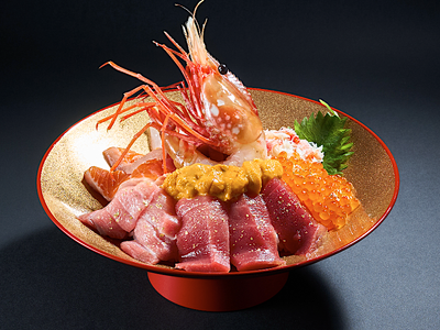 ハラールやグルテンフリー等への対応も受け、1万円オーバーの「インバウン丼」に外国人観光客が殺到！！早くも東京の人気店に・・・