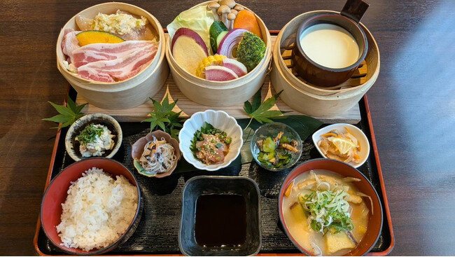 団子汁も、地獄蒸しも、ぜんぶ一膳に。― 大分の"おいしい"を全部乗せた「ひょうたん懐石」が8/1スタート