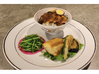 サロンクリスティの大人気企画第３弾『九龍城砦外伝　信一伝〔特装版〕』刊行記念コラボメニュー【九龍城砦イブ...