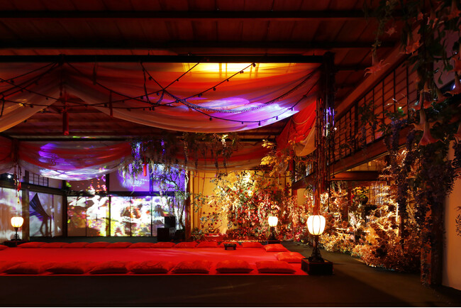 DAZZLE×蜷川実花 with EiMによるイマーシブシアターの美術空間を特別公開！風月殿《花宵の大茶会》美術鑑賞チケット3月29日(土)より販売開始