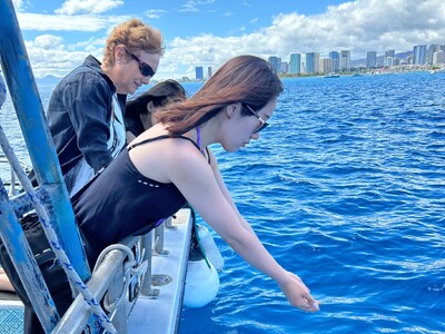 【新船登場】海洋散骨「シーセレモニー」が人気のハワイ散骨エリアで、ご家族で乗船できる貸切クルーザーを1隻追加