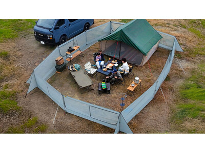 キャンプでも愛犬に家の中のような自由を！　ノーリードサイトを自分でつくりだすフェンス型テント公開。