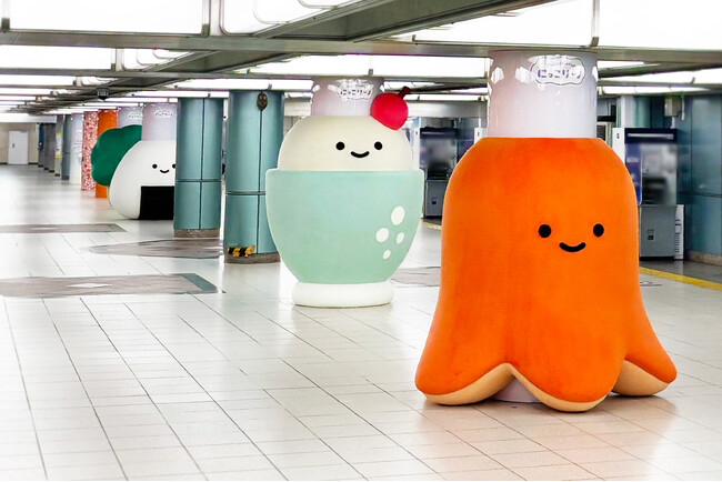 プレスリリース「【にっこりーノ3周年記念】おおきなタコさんウィンナーのぬいぐるみたちが池袋駅に登場！」のイメージ画像