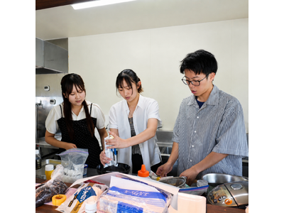 東筑軒と公立大学法人北九州市立大学の学生とが挑む、新しい“学びのカフェ”