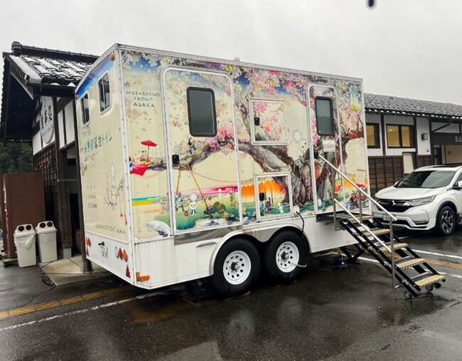 【2026年 東日本大震災から15年】災害用移動式トイレトレーラー　埼玉県で5台目納車　朝霞市が能登半島地震に派遣支援したトイレトレーラー1号車が帰還