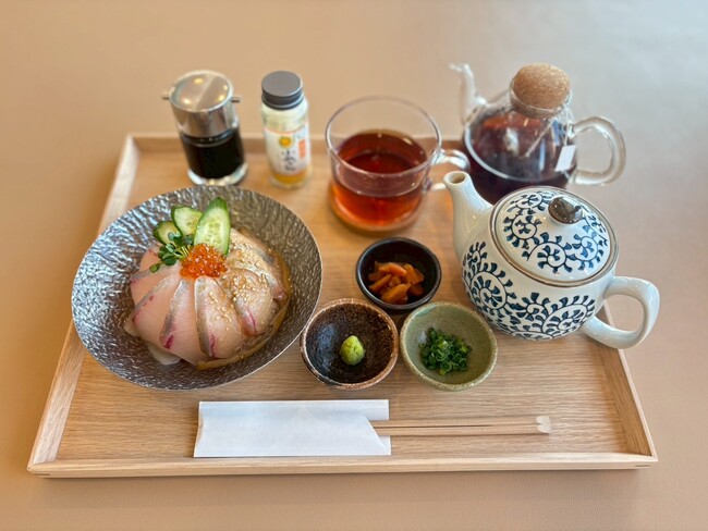 桜島でしか味わえない“新名物ランチ”誕生。桜島のブランド勘八「桜勘」をひつまぶし風で食す『贅沢桜勘どんぶり』、桜島カフェにて12月6日（土）より解禁