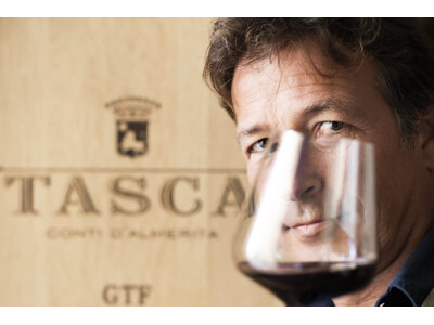 イタリア最優秀ワイナリーが来日。シチリアの名門「タスカ・ダルメリータ」当主を迎え、福岡・京都・大阪・東京でワインと美食を体験する5日間の来日イベントを開催。