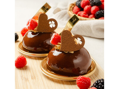 「トシ・ヨロイヅカ」濃厚チョコレートとベリーの華やかなバレンタイン限定ケーキが新登場