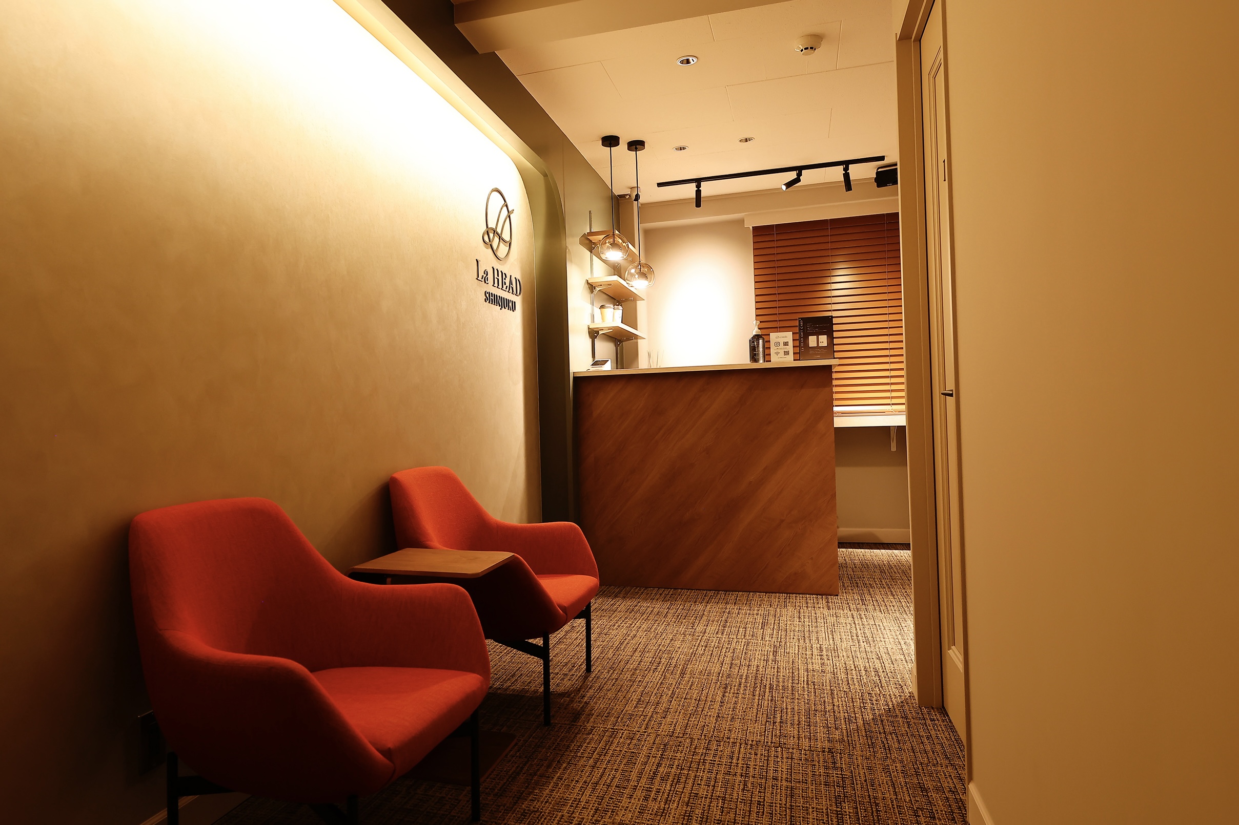 西新宿に“脳の無重力”を生み出す没入型サロン『La HEAD（ラ ヘッド）』誕生。深い休息と静かな解放を届けるドライヘッドスパ体験