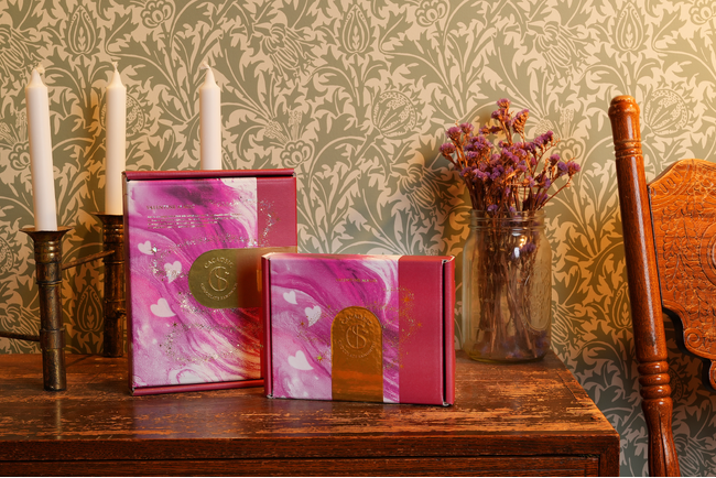 チョコレートブランド『cacaosic』から、バレンタイン限定商品『バレンタインボックス アムールロゼ/バレンタインマジック』の2種類が発売！