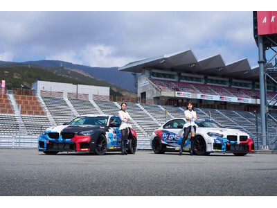 BMW & MINI Racing 2026 RD.1で新コスチューム初披露 北川エリナ氏・朝倉咲彩氏が開幕戦を彩る