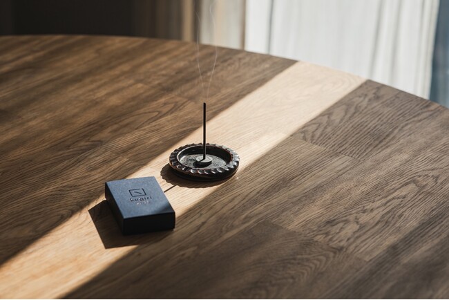 香りで"10分のマインドフルネス"を。老山白檀を使った短時間設計のお香ブランド「kugiri」が始動。