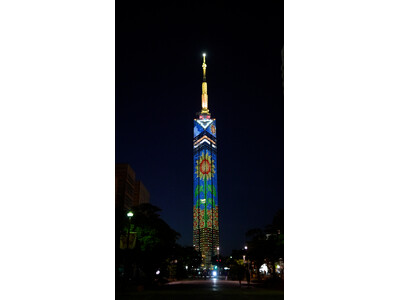 【福岡タワー】夏の夜空に日本最大級のひまわりが出現