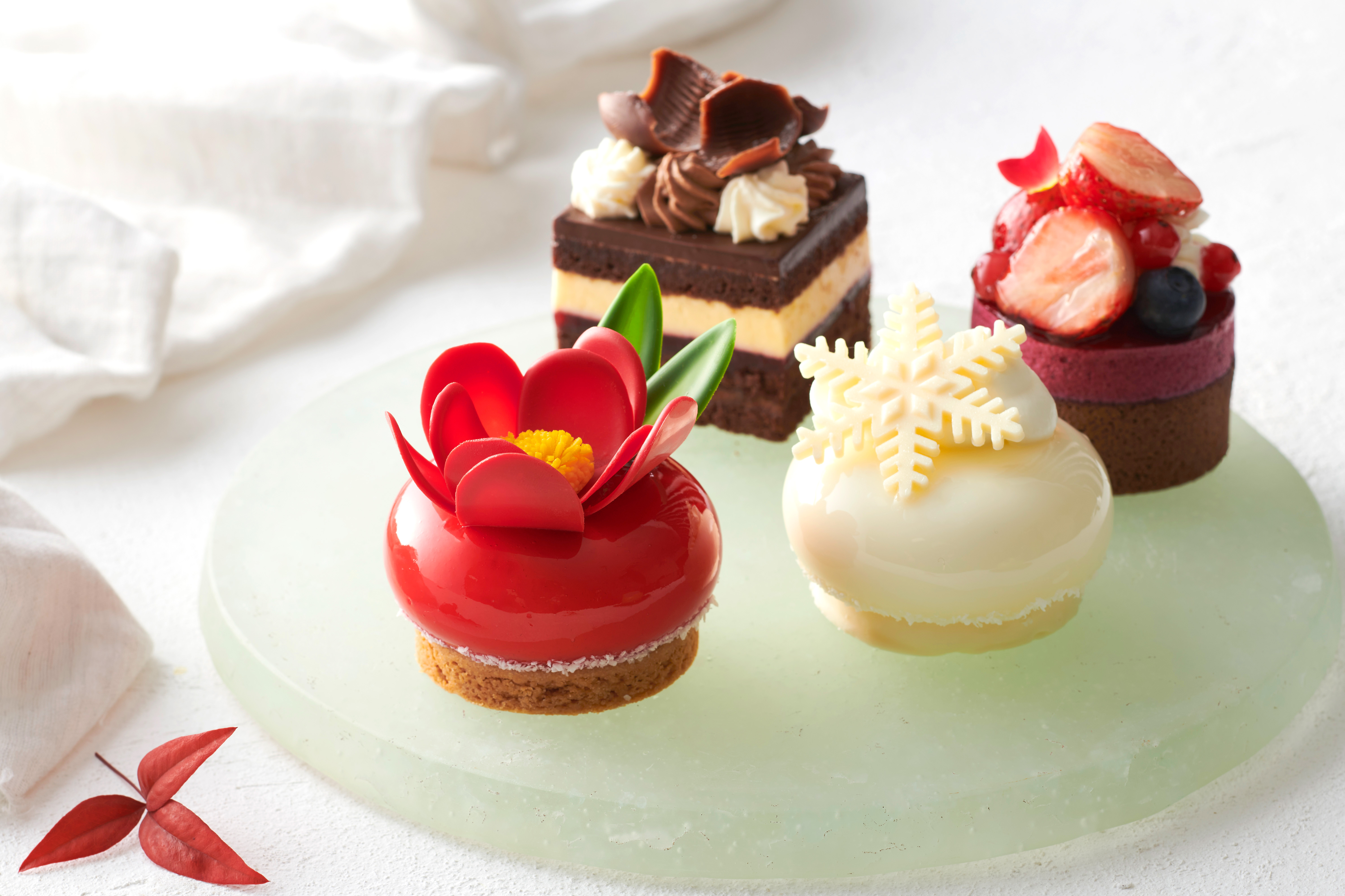 四季菓子の店HIBIKA（ひびか）は 、季節の彩り豊かな “冬のケーキ”を販売しております。