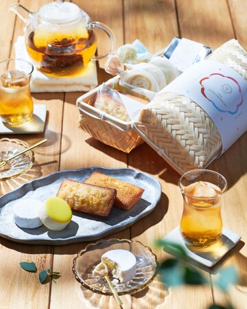 四季菓子の店 HIBIKA（ひびか）は、 6月1日（土）より7周年を記念して夏の焼き菓子と和紅茶の詰め合わせを限定販売します。