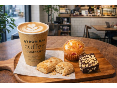【3/1～期間限定】オーストラリアの恵みを味わう 「オーストラリア・マカダミア」×「BYRON BAY COFFEE」コラボスイーツが登場