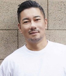 2,000名をご招待！　ヘア＆メイクアップアーティストの室岡氏によるオンラインメイク講座をＬＩＶＥ配信