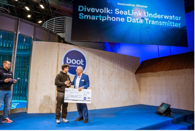 水中スマホ撮影を革新する「DIVEVOLK SeaLink」、世界最大級ダイビング展示会「boot Düsseldorf 2026」でイノベーションアワード受賞