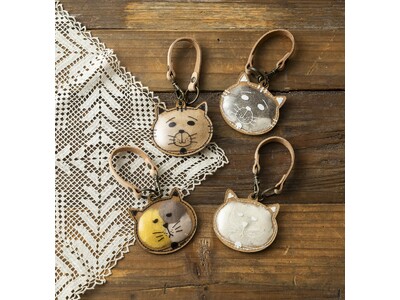 【浅草革小物Kanmi.】から「ねこモフ バッグチャーム」誕生　　　大切な存在の“気配”をそっとしまって持ち歩く