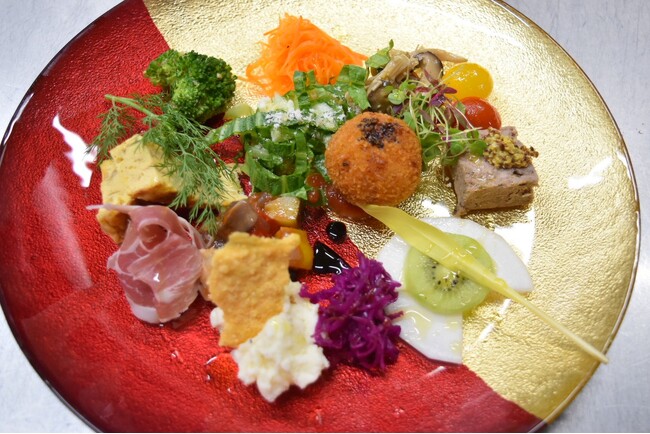 京都・城陽に新イタリアン誕生 ── 人気2店舗を統合した「Osteria Lo Stuzzichino」3/3オープン