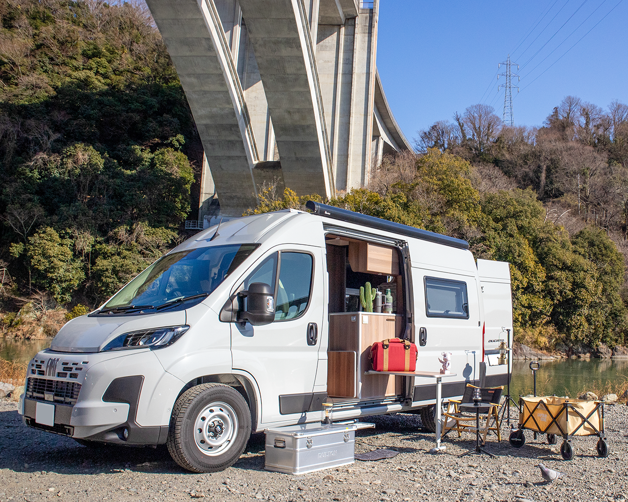 【大阪キャンピングカーショー2026】8人乗車・4人就寝のデュカトキャンピング…