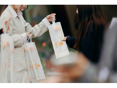 今春全館開業の『原宿クエスト』にて10,000本の花の挨拶で 原宿の次のカルチャー動線をひらく都市体験を展開
