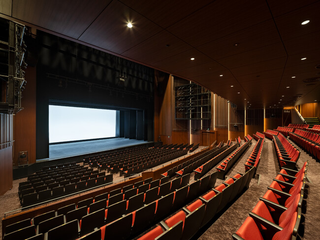 東京駅前に約800席の段床式劇場やカンファレンスホール「東京建物 ぴあ シアター＆カンファレンス」が誕生