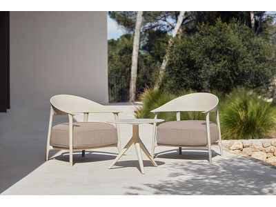 AKASE GROUP、VONDOMの2026年ミラノ新作コレクションを国内展開