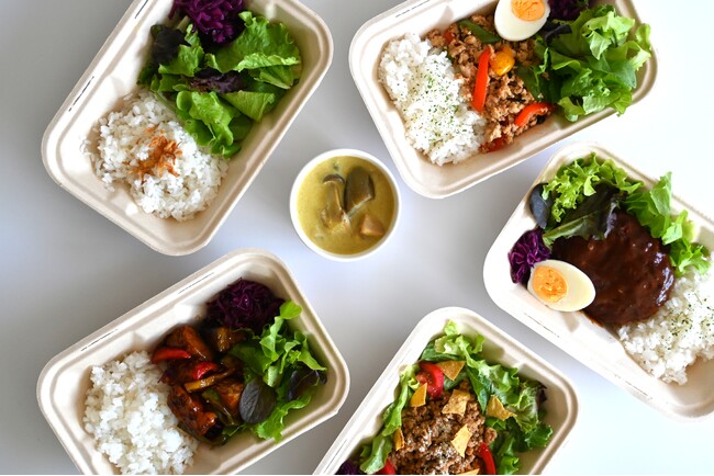 【虎ノ門】アクアポニックス野菜のサラダボウル専門店「AQUAMO salad」に週替わりのライスBOXとデリサンドが新登場。法人向けランチ配送サービス「OFFICE DELIVERY」でも提供開始