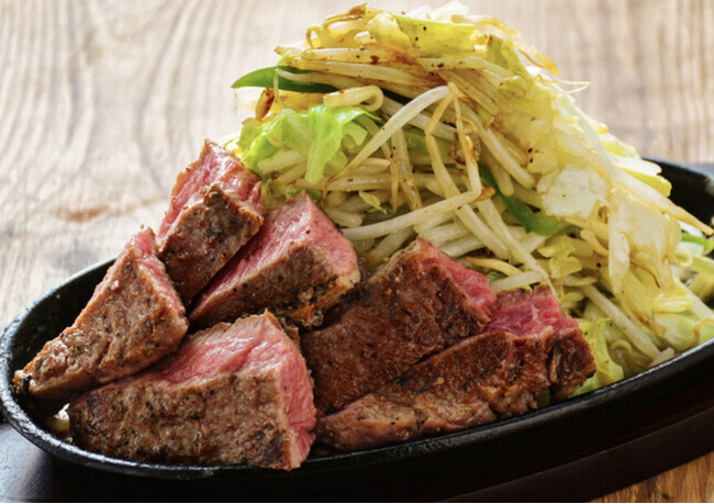 8月8日は親孝行の日！『肉と炒め野菜 ステーキロッヂ 秋葉原電気街口店』で88歳の方はもれなくステーキが無料に！また、年齢に8のつく方は、くじ引きで10人に1人が無料になる大チャンス！