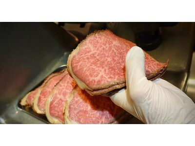 『ローストビーフ大野 鎌倉店』『ローストビーフ大野 原宿竹下口店』に「メガ和牛ローストビーフ丼」が登場！ 総重量4.8kgを10名以上でシェア可能。