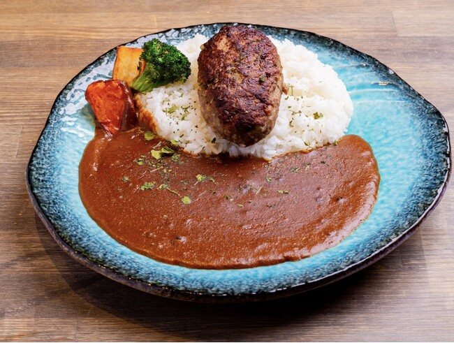 【札幌・エイトカリィが10周年】不動のNo.1メニュー「手仕込みハンバーグカレー」を500円で提供！これまでの感謝を込めた大還元祭を開催