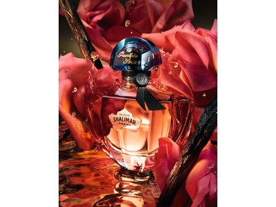 【ゲラン】100年以上の歴史を持つ名香〈シャリマー〉より、ローズにオマージュを捧げた〈シャリマー ミレジム ローズ〉