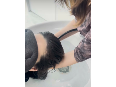 【開業1年で3,000名来店！最大40種類の施術可能！タイパ抜群！7種の美容施術も可能！】月額制美容室『...