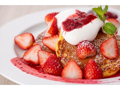 ニューヨークレストラン「サラベス」ルミネ新宿店 華やかな苺の期間限定パンケーキが登場「ベリーストロベリーパンケーキ」