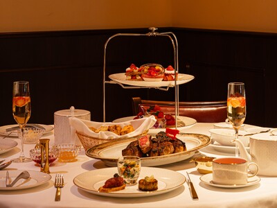 ウルフギャング・ステーキハウス 福岡店　セカンドディナータイム予約限定「夜景の肉食ハイティー ストロベリーVer.」