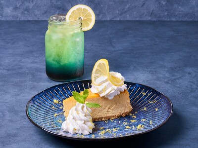 アメリカンレストラン「ハードロックカフェ」上野駅東京店　上野の森美術館「大ゴッホ展」とコラボレーション