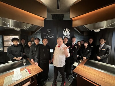 【ステーキ×寿司のコラボが実現】「ウルフギャング・ステーキハウス TEPPAN」“寿司劇場”「照寿司」と...