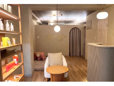 鏡を見るのが楽しみに。「素顔」から自信を積み重ねる。小顔矯正×毛穴洗浄「BLANCIA 銀座」2026年5月1日グランドオープン