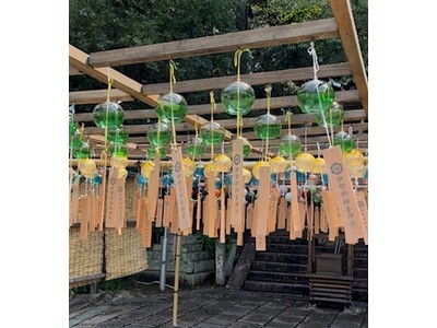 境内に200個の紀州漆器風鈴が響く「伊勢部柿本神社 風鈴まつり」開催～音の参道で楽しむ和歌山の夏～