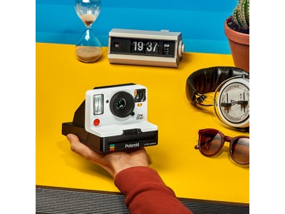 【MoMA Design Store】Polaroid インスタントカメラ OneStep 2 先行販売開始！