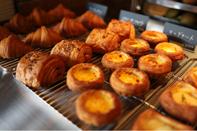 【清澄白河】倉庫をリノベしたオープンキッチンの本格ベーカリーカフェ「PARKSTAND Coffee & Bakery」がオープン！6月より、愛犬と過ごせるテラス席も新たにスタート