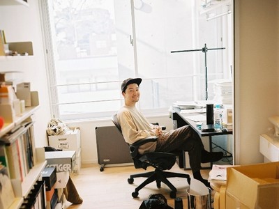 ＜コスメキッチン・メイクアップキッチン＞「新月オリジナルエコバッグ」2022年度は、アーティスト・長場雄氏が描き下ろす毎月変わるオリジナルデザインで登場！